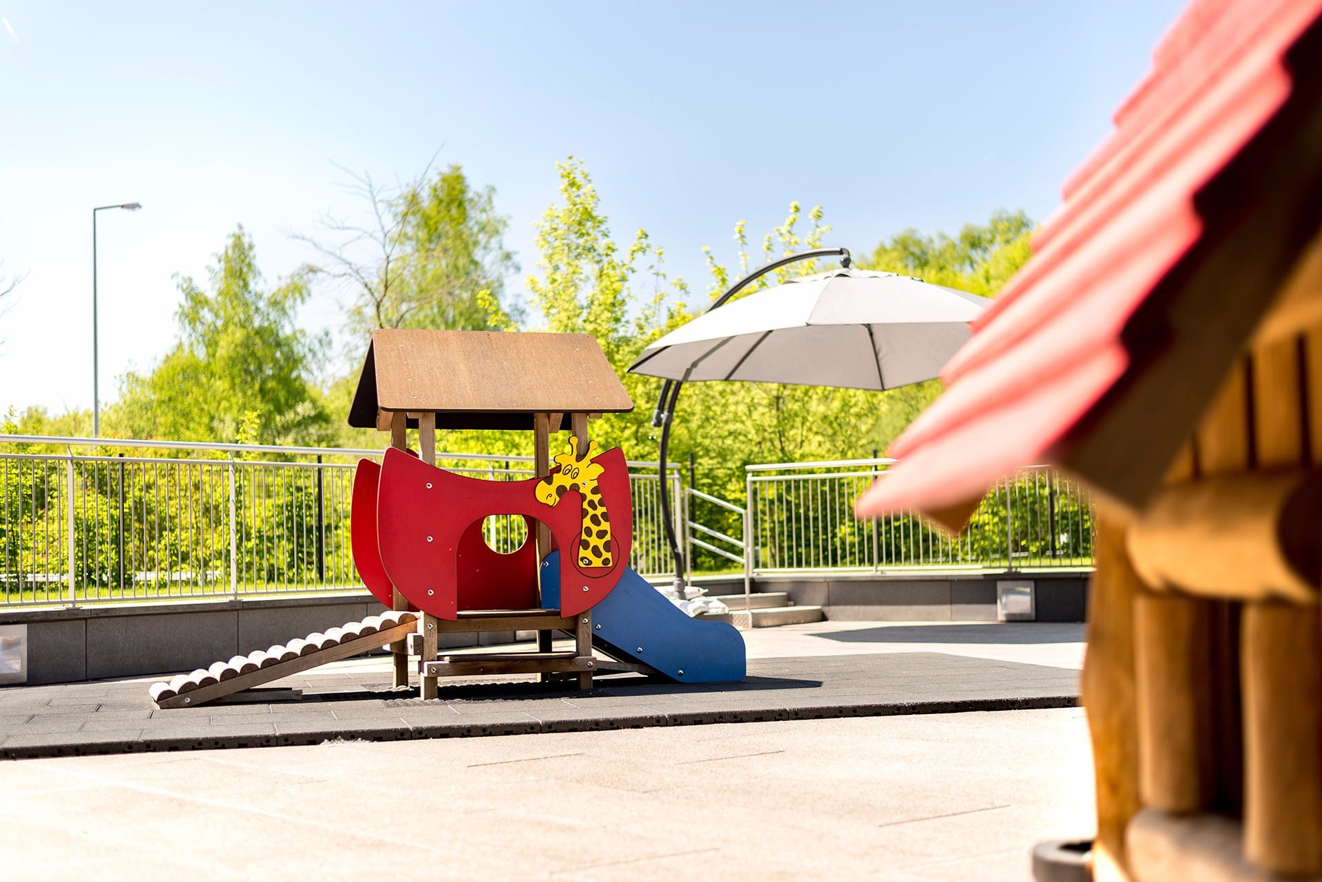 l'espace extérieur de notre crèche Europe dans le quartier Kirchberg du Luxembourg