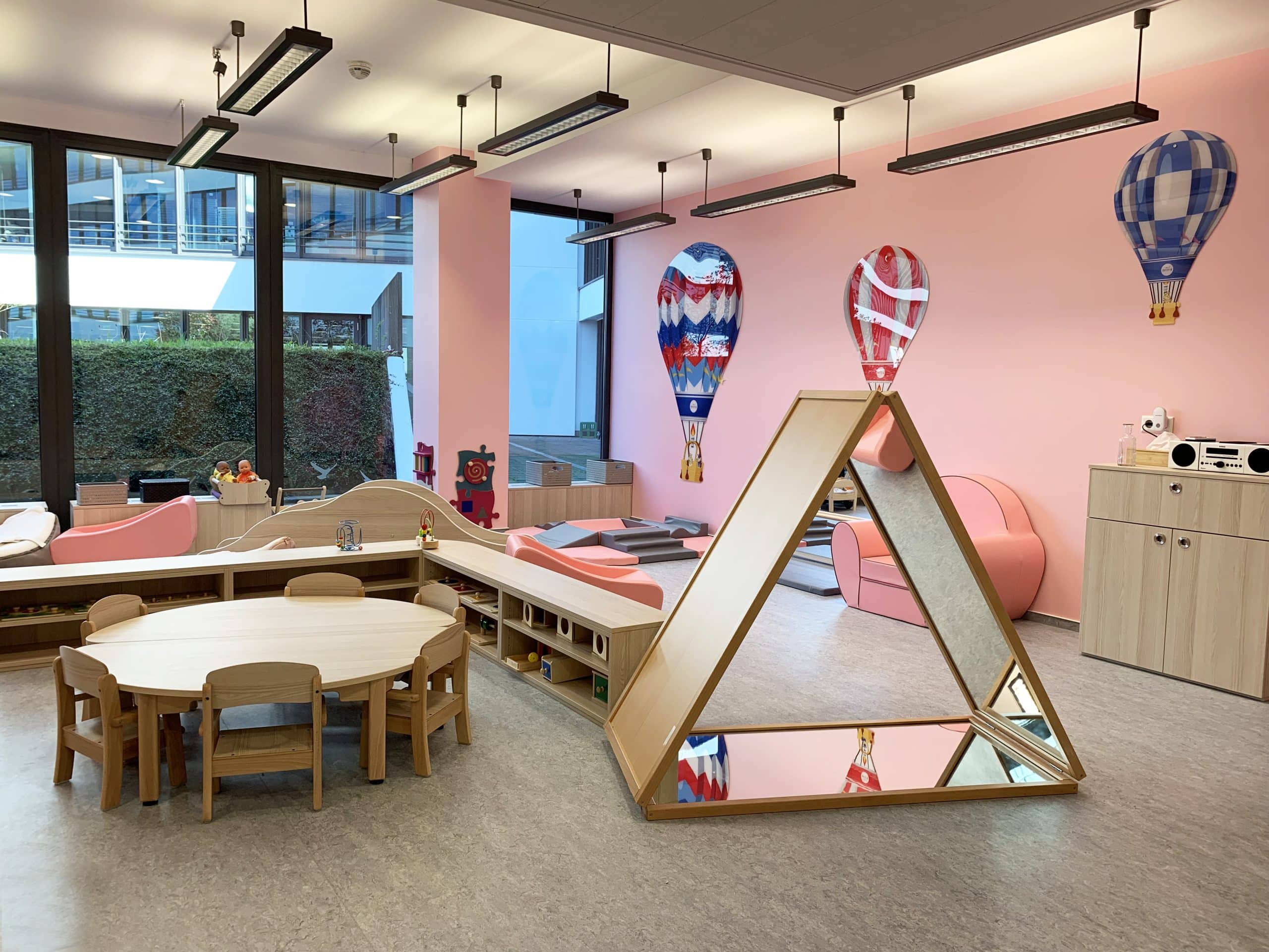 Un module de notre crèche L'Enfant Roi Hélios à la Cloche d'Or