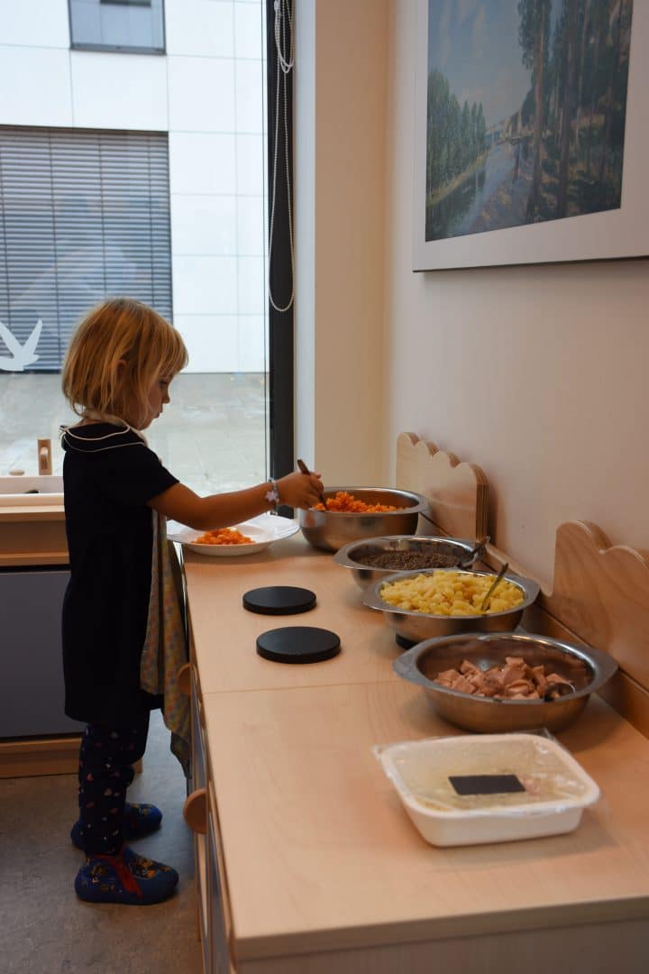 Food neophobia in children: why do they refuse to taste food, and how should you react?