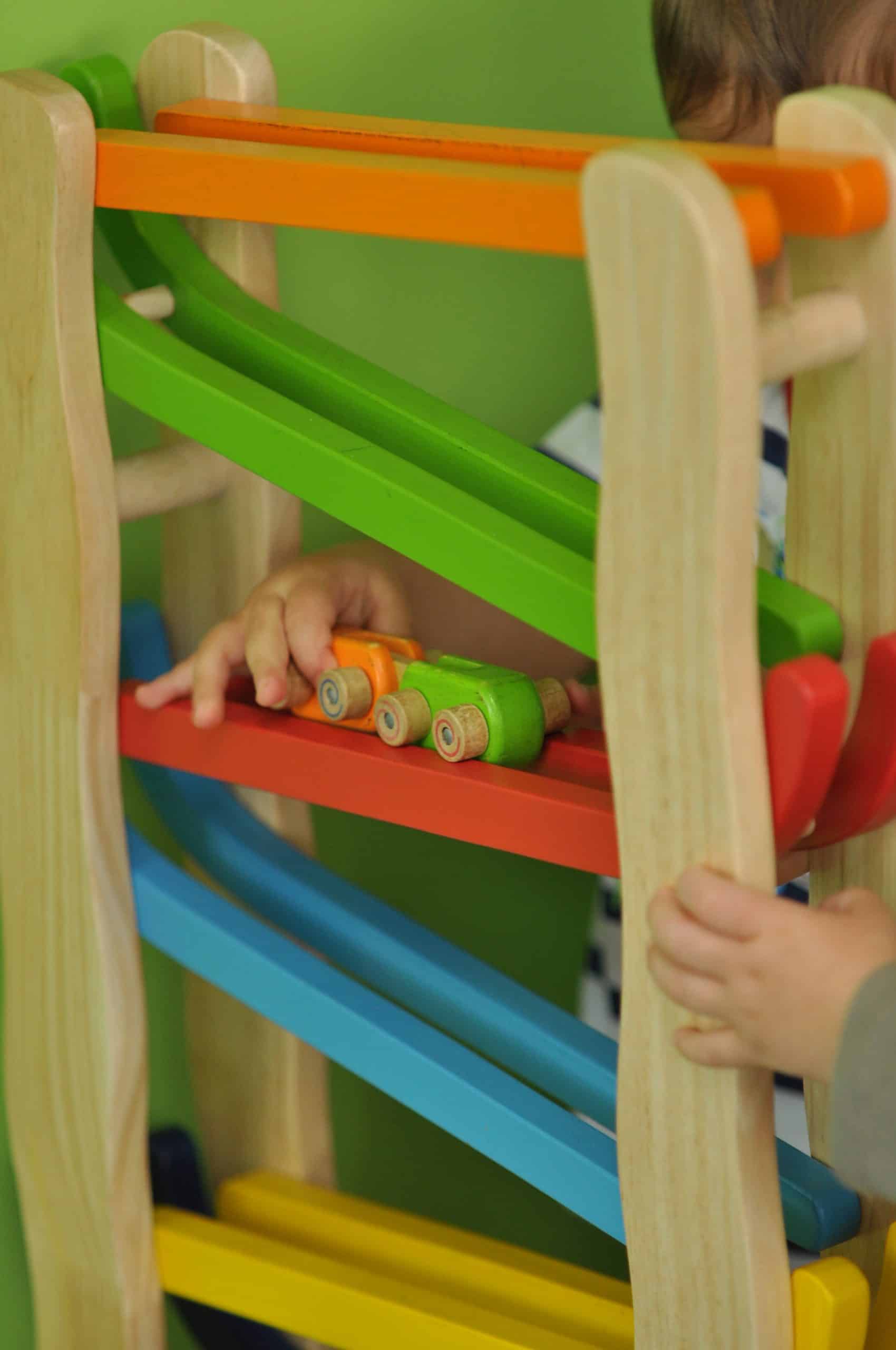 jouet en bois dans une crèche L'Enfant Roi du Luxembourg